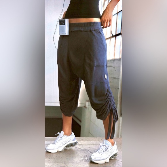 FREE PEOPLE Pirouette Pant in Black — XS -NWT - Picture 3 of 5